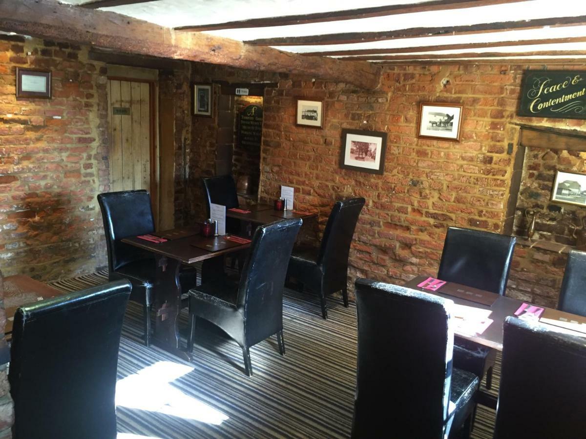The St Crispin Inn Worth  Ngoại thất bức ảnh